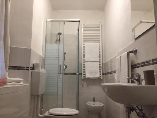 Hotel D 2 Non Accettiamo Franciesi Parma Kültér fotó